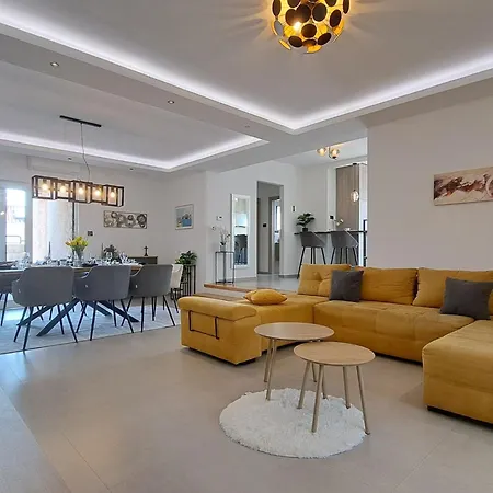Nona By Interhome Medulin
