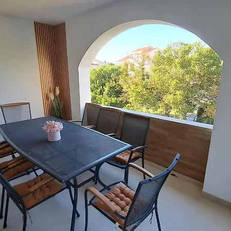 Nona By Interhome Apartmán
